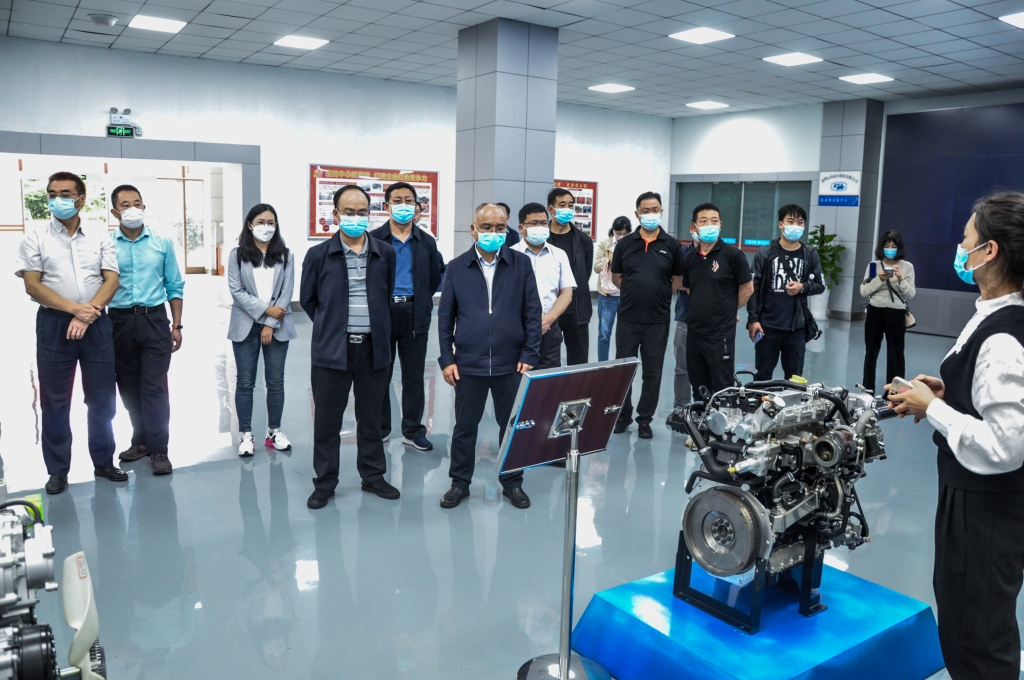 昆明市人大常委会相关向导到利来国国际最给力的老牌动力开展调研