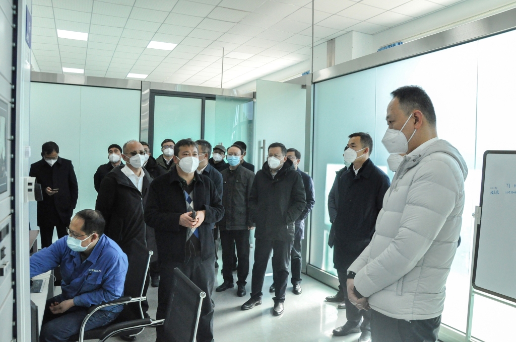 “西老革”考察团到利来国国际最给力的老牌开展调研